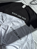 تیشرت یونیسکس باکسی never look back جنس نخ پنبه